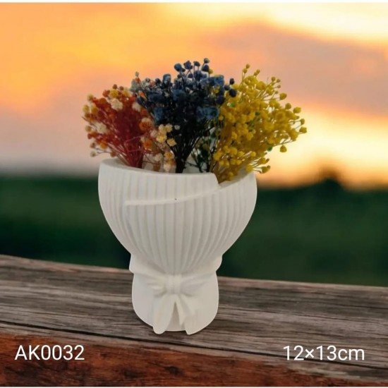 AK0032 Fiyonklu Çizgili Vazo Silikon Kalıp