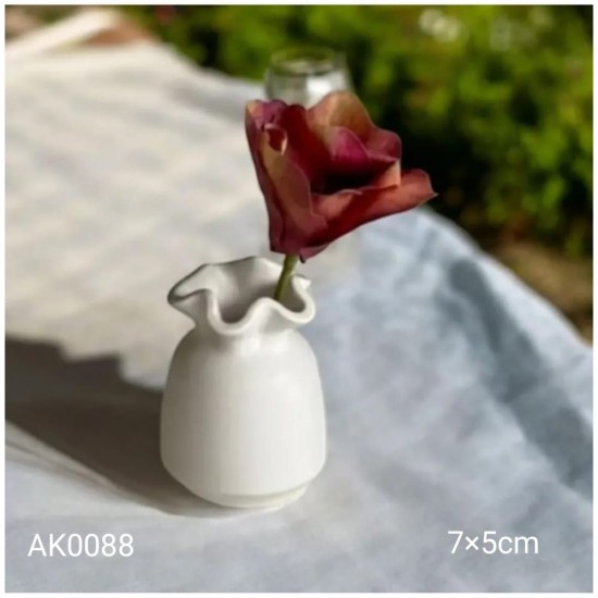 AK0088 Ağzı Dalgalı Minimal Vazo Silikon Kalıp